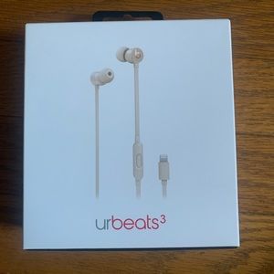Urbeats3 wired headphones with lightning connector